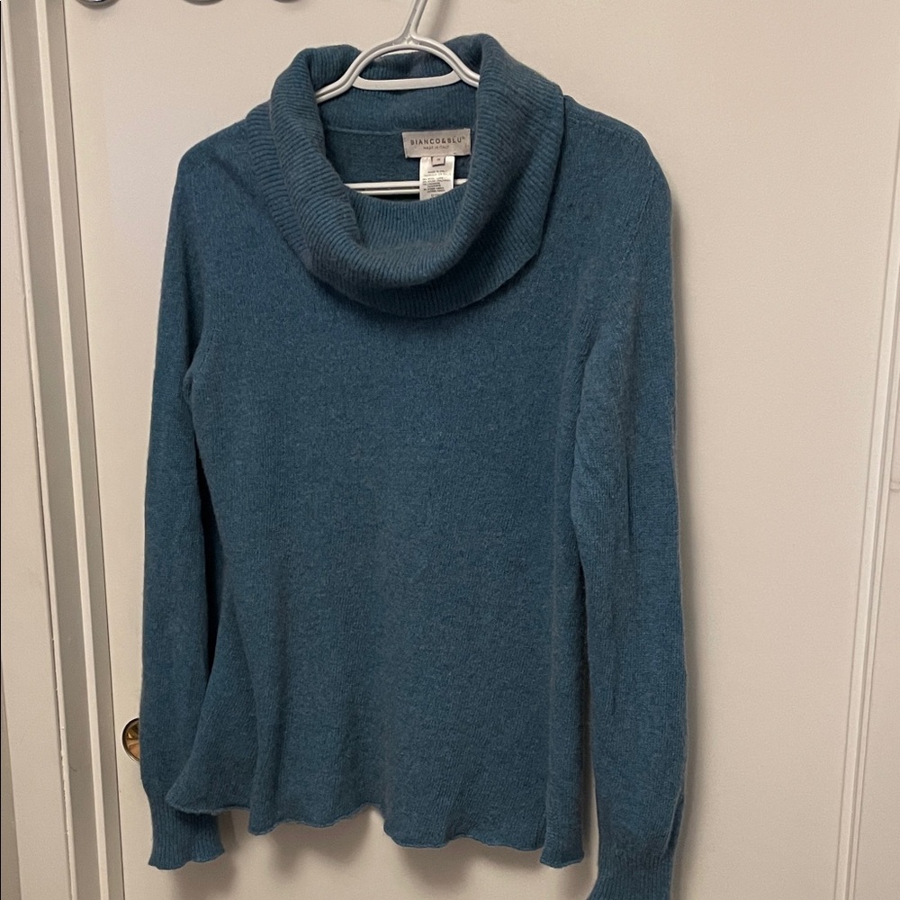 Women’s Bianca & Blu Wool Blend Blue Cowl Neck Sweater Size Medium